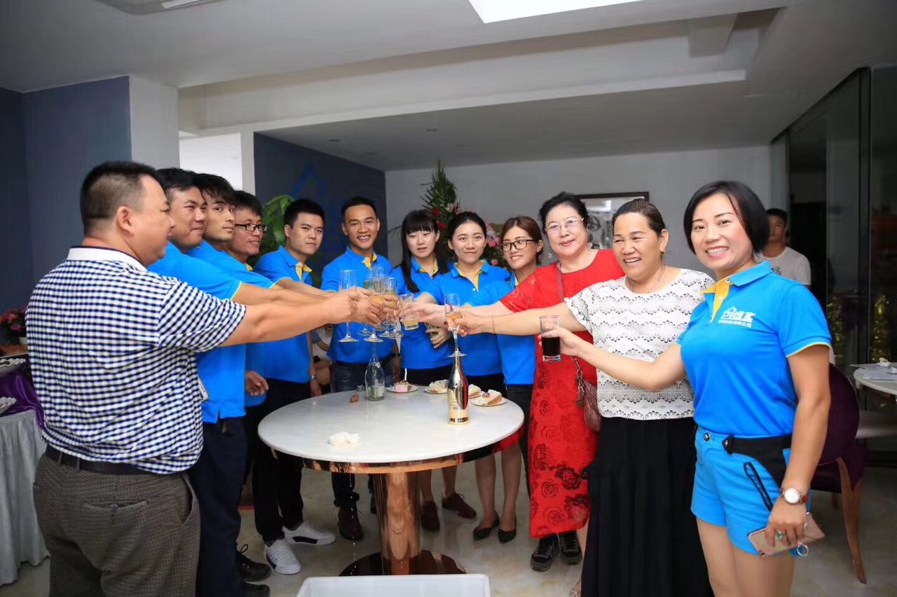 熱烈祝賀創(chuàng)綠家空氣治理?？诜罩行男侣涑?！