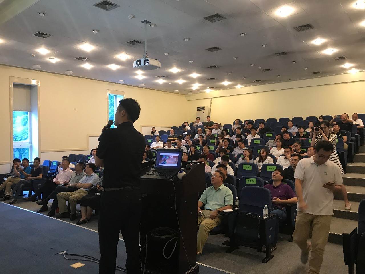 創(chuàng)綠家搖一搖除甲醛魔球在同濟大學榮獲“***互聯網暢銷除甲醛產品”創(chuàng)新成果獎