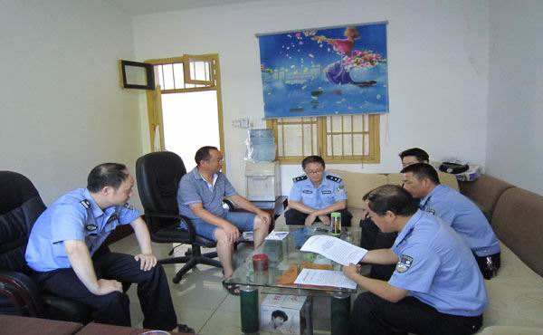 廚房水管破裂傳出刺鼻性氣味，原以為是鄰居家甲醛超標(biāo)，沒想到是“絕命毒師”