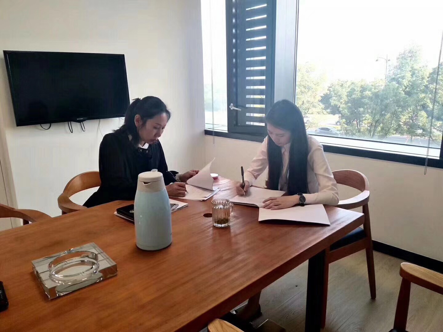 熱烈祝賀閔總、楊總簽約創(chuàng)綠家鶴崗市區(qū)級代理！