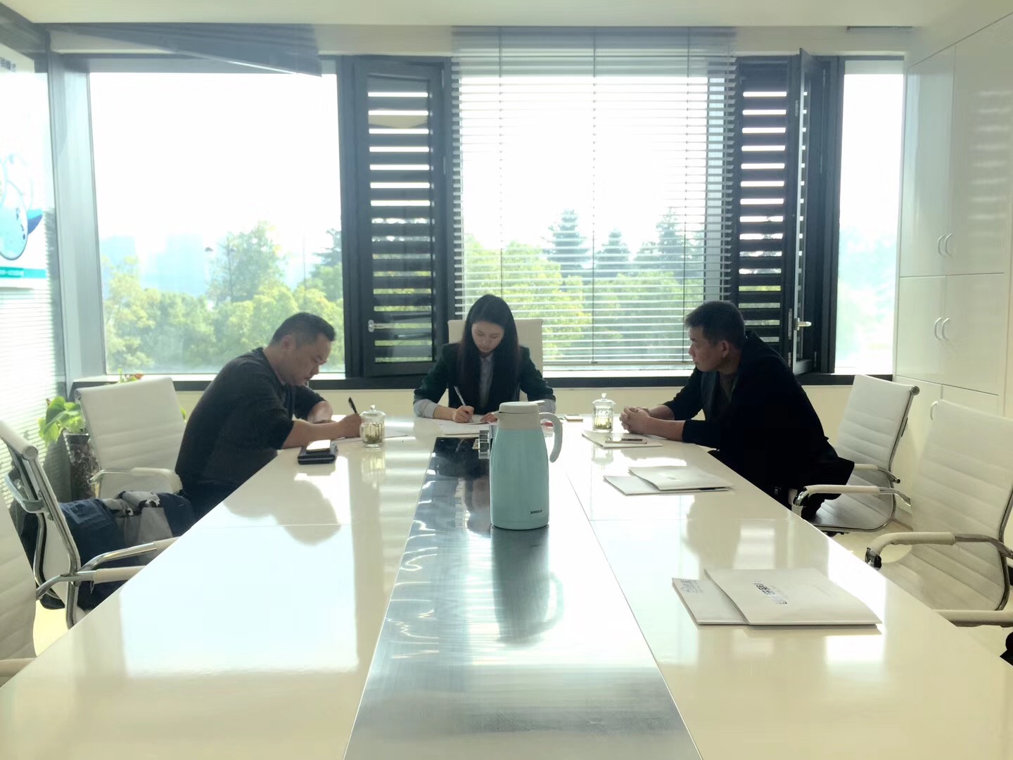 熱烈祝賀夏總、謝總簽約創(chuàng)綠家常德市縣級(jí)代理！