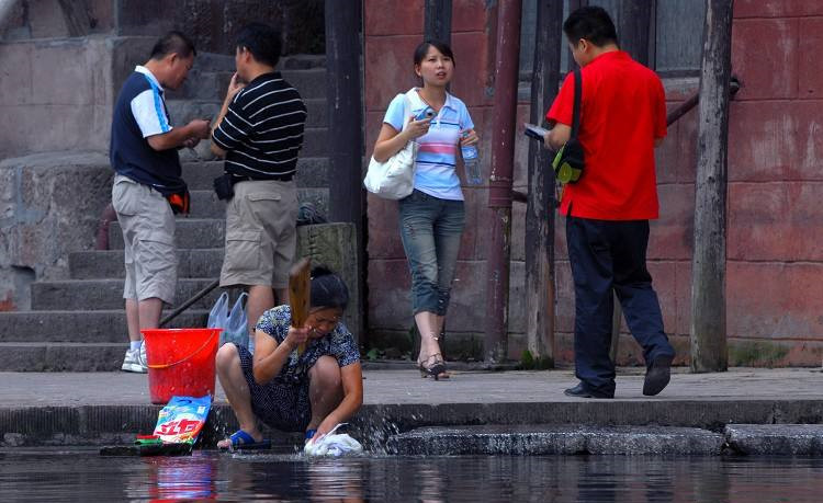 使用洗衣粉會(huì)導(dǎo)致環(huán)境污染嗎？