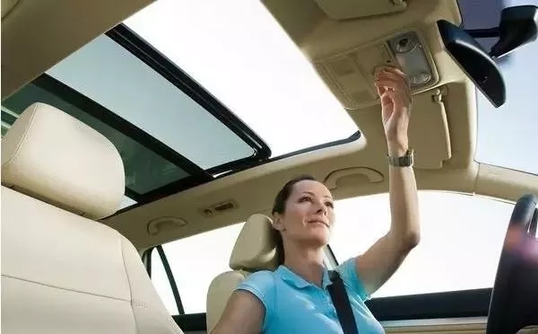 謹(jǐn)慎車內(nèi)“無影殺手”，趕快進(jìn)行車內(nèi)甲醛治理！