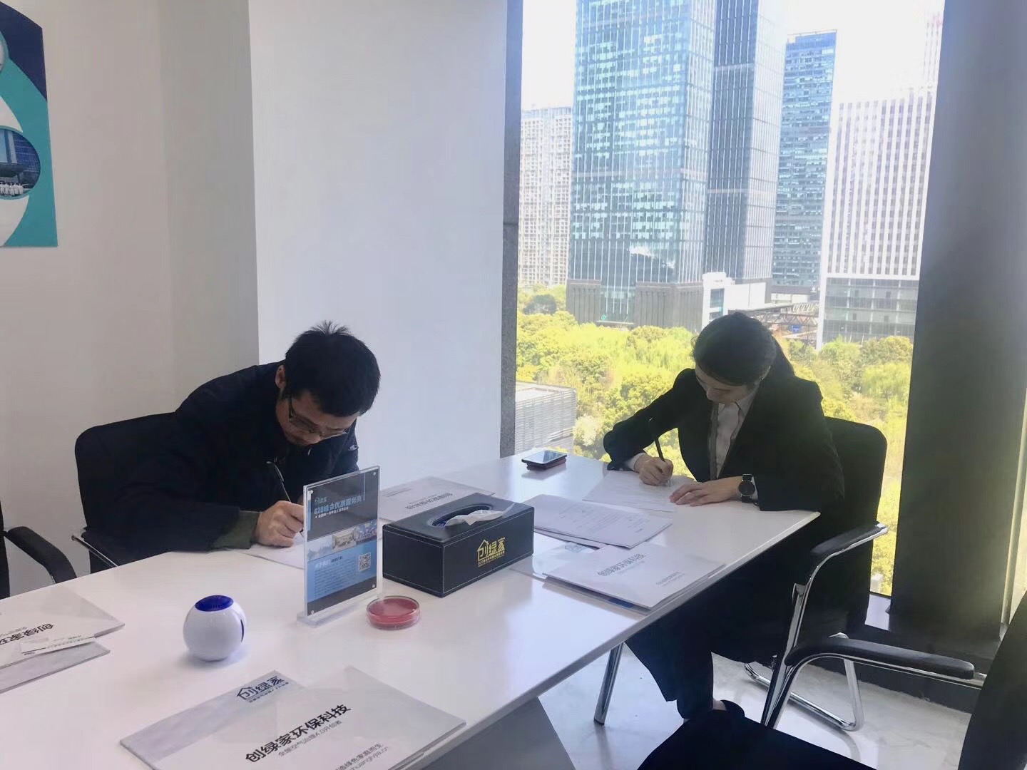 熱烈祝賀陳總簽約創(chuàng)綠家懷化市縣級代理！