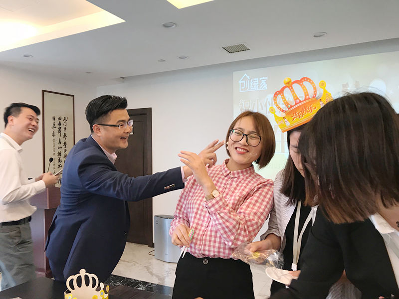 【4月生日會(huì)】業(yè)務(wù)很硬核，而我們只是甜美小公舉