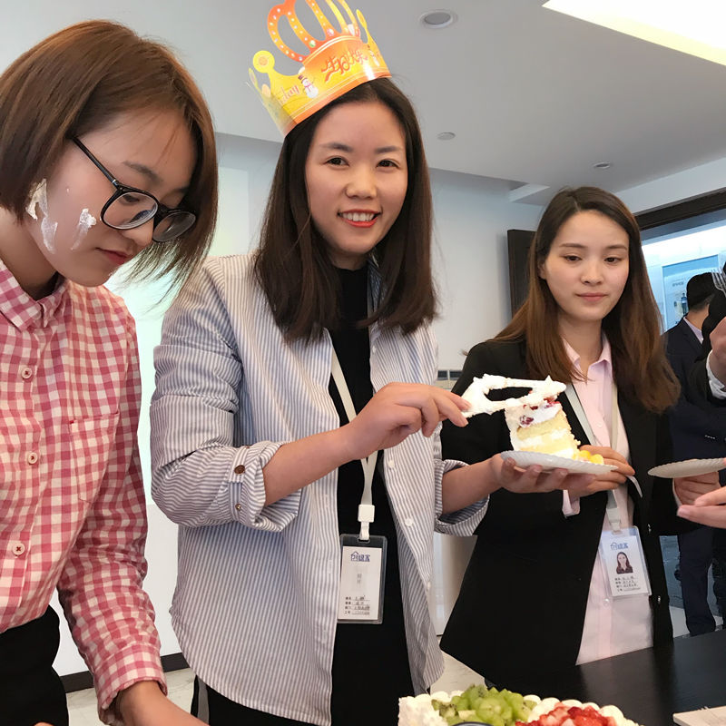 【4月生日會(huì)】業(yè)務(wù)很硬核，而我們只是甜美小公舉