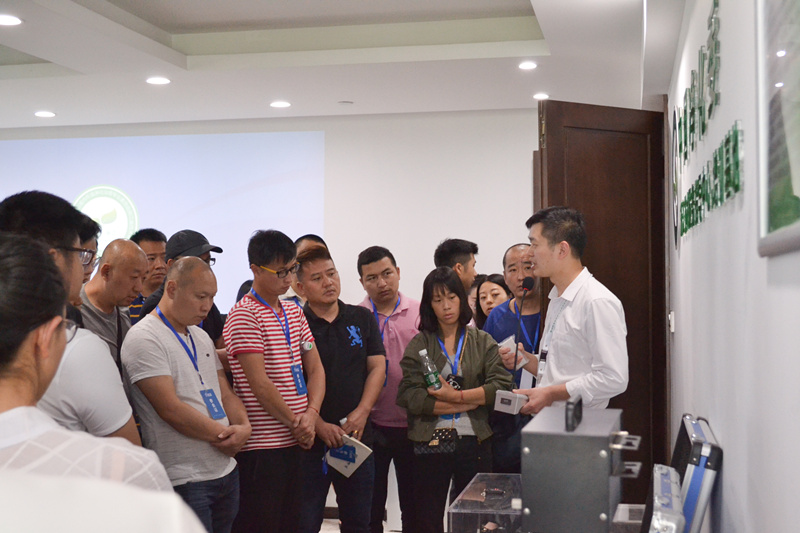 中國室內(nèi)裝飾協(xié)會室內(nèi)環(huán)境凈化治理專業(yè)委員會浙江中心第二期除醛技術(shù)交流峰會圓滿結(jié)束！