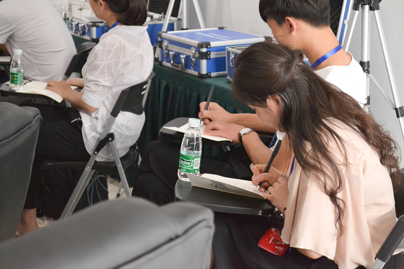 中國室內(nèi)裝飾協(xié)會室內(nèi)環(huán)境凈化治理專業(yè)委員會浙江中心第二期除醛技術(shù)交流峰會圓滿結(jié)束！