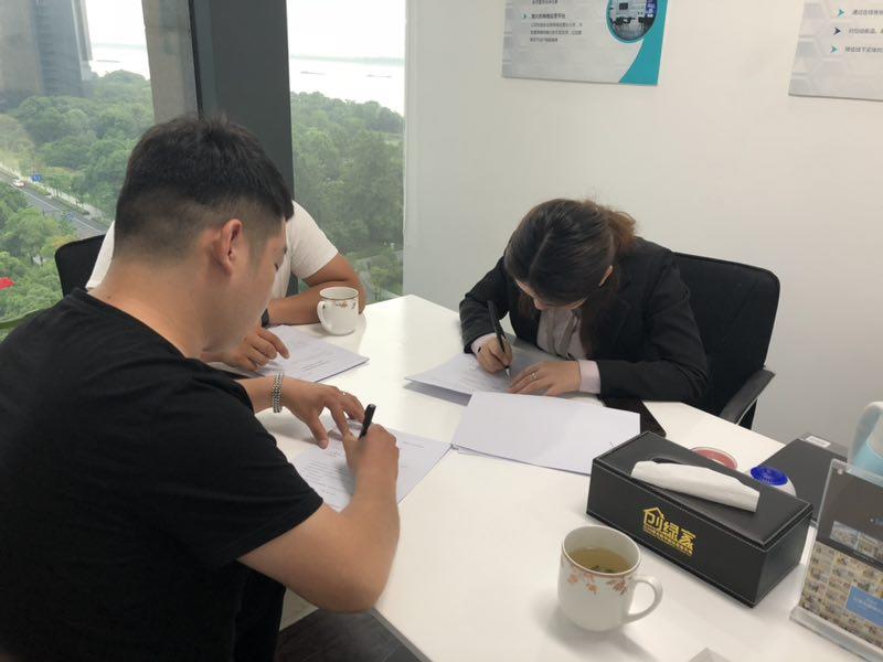 熱烈祝賀于總、沙總簽約創(chuàng)綠家阜陽市區(qū)級代理！