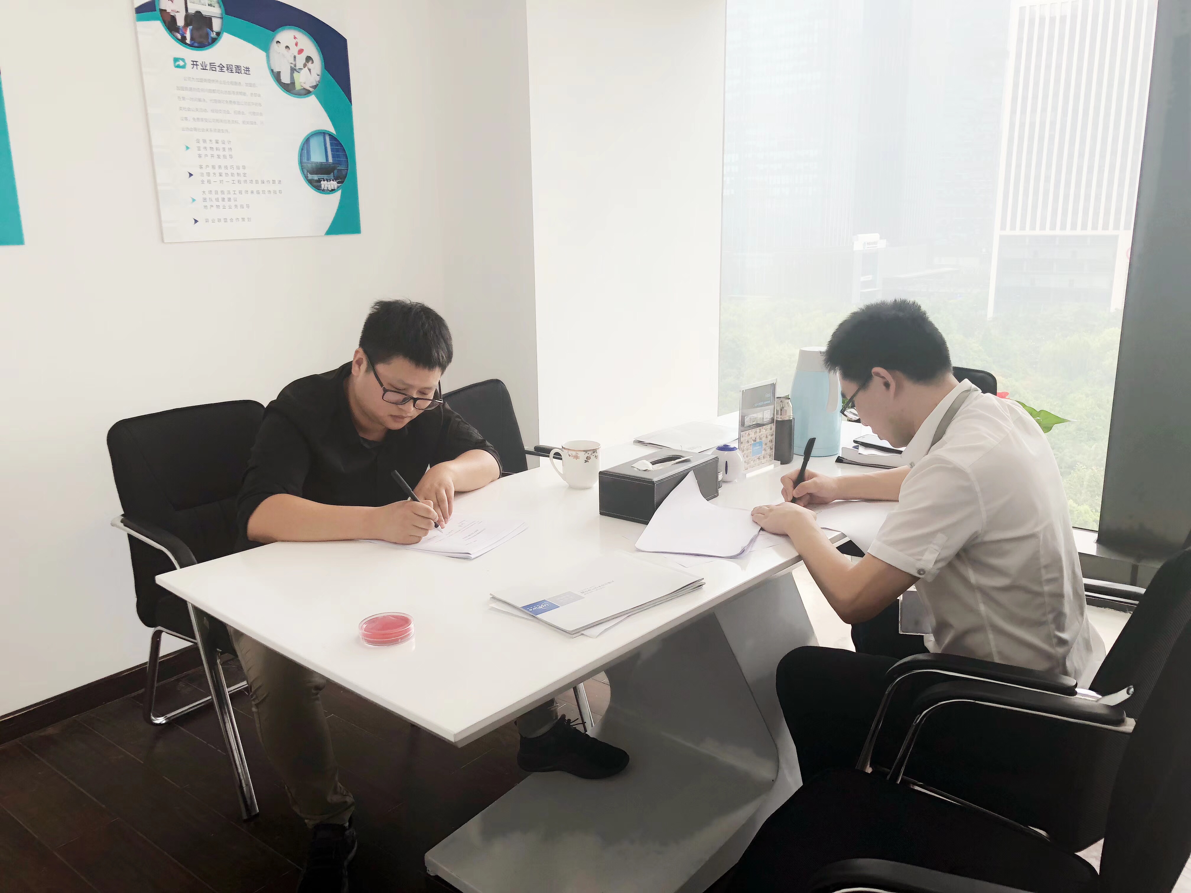 熱烈祝賀張總簽約創(chuàng)綠家除甲醛常州市區(qū)級加盟代理！