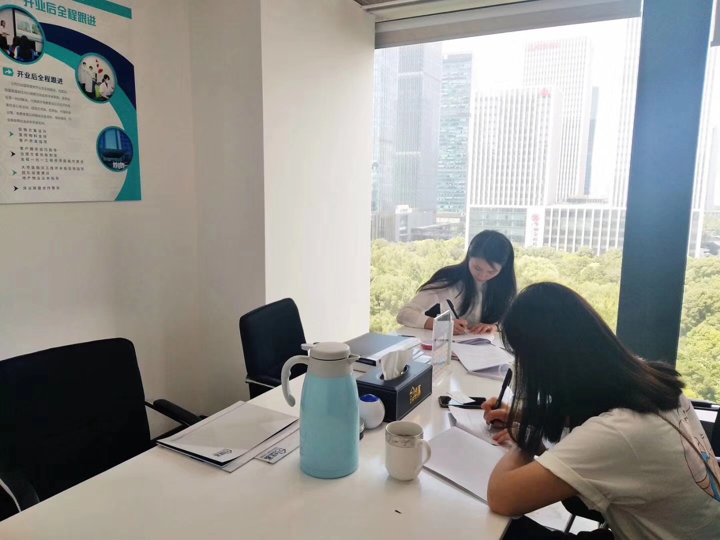 熱烈祝賀姚總、張總夫婦簽約創(chuàng)綠家揚(yáng)州市區(qū)級(jí)代理！