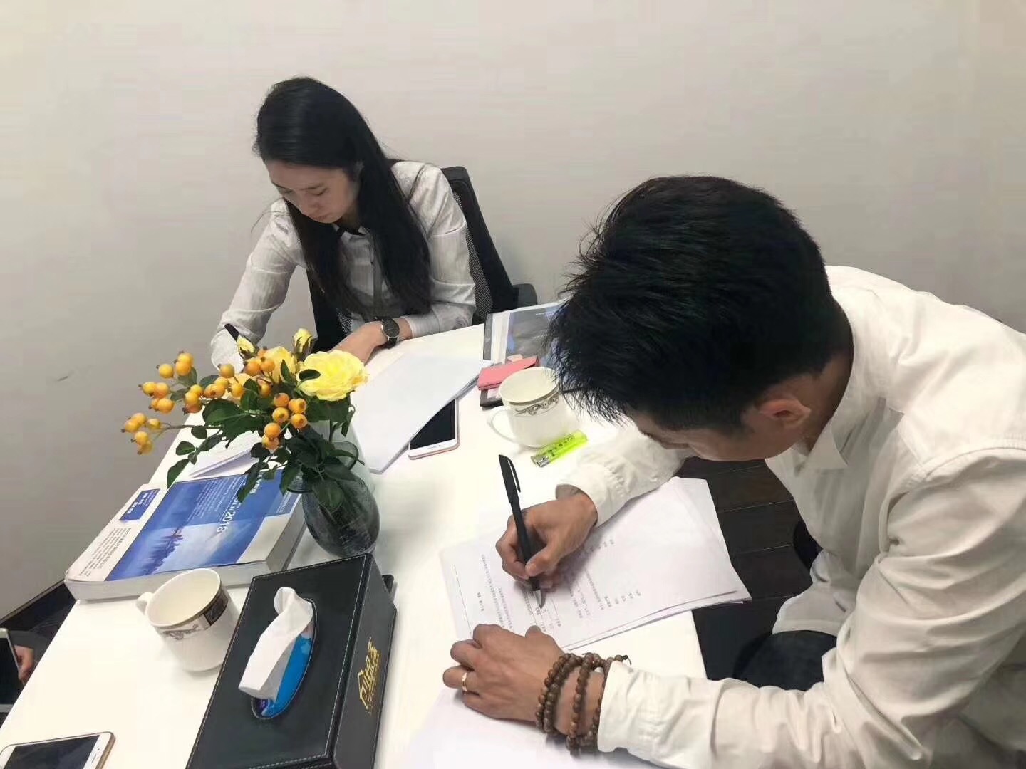 熱烈祝賀倪總、秦總、周總簽約創(chuàng)綠家寧波市區(qū)級代理！