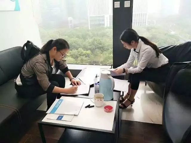 熱烈祝賀杜總簽約創(chuàng)綠家除甲醛加盟代理！