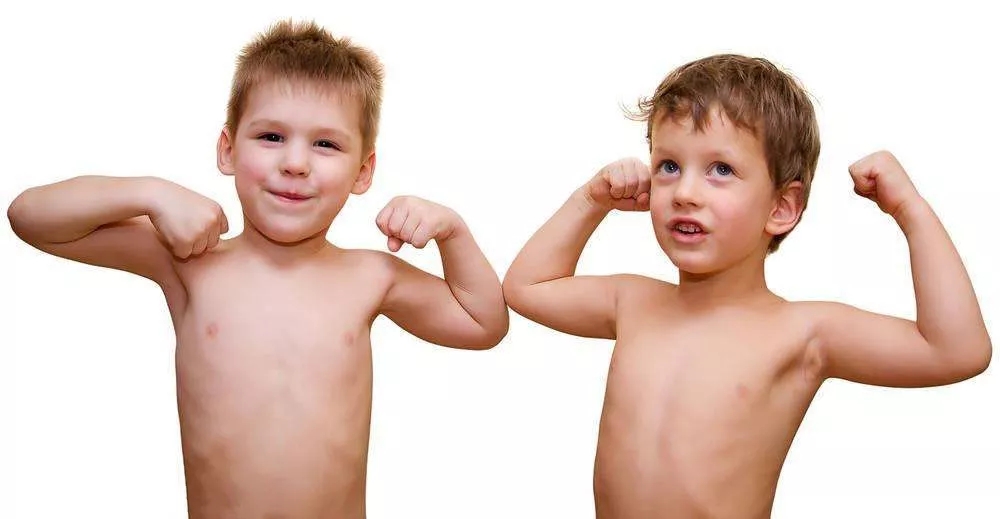 4歲男孩和媽媽辦“婚禮”，真相令人淚崩！