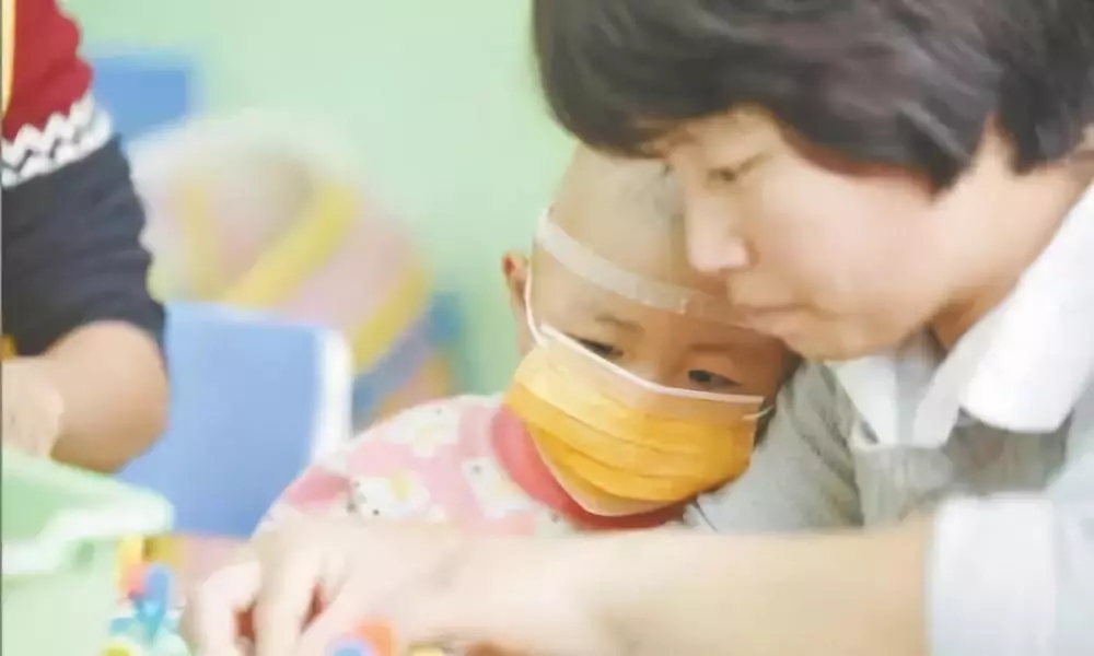 4歲男孩和媽媽辦“婚禮”，真相令人淚崩！