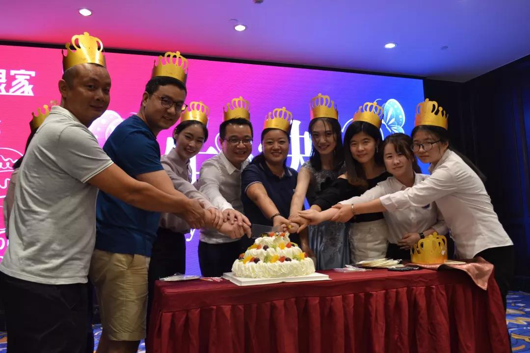 創(chuàng)綠家環(huán)保2018年中工作會(huì)議暨5周年慶典圓滿結(jié)束！