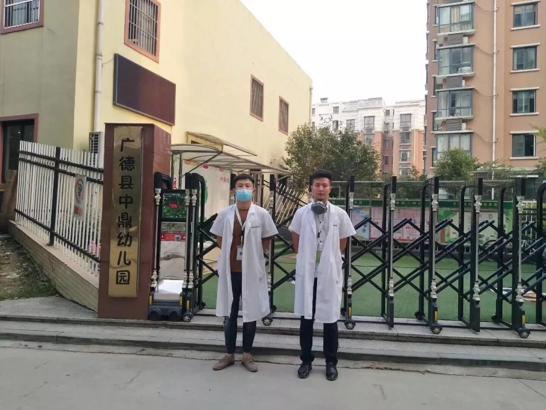 開(kāi)學(xué)倒計(jì)時(shí)，學(xué)校除甲醛讓熊孩子們?cè)獨(dú)鉂M滿迎接新學(xué)期！