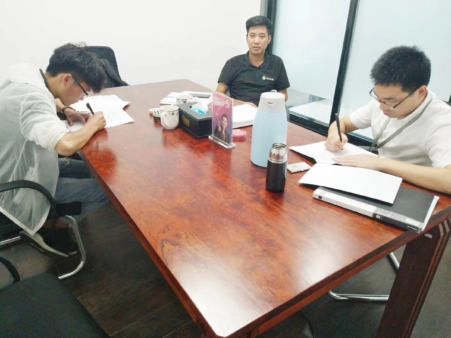 熱烈祝賀鮑總父子簽約創(chuàng)綠家浙江省縣級代理！