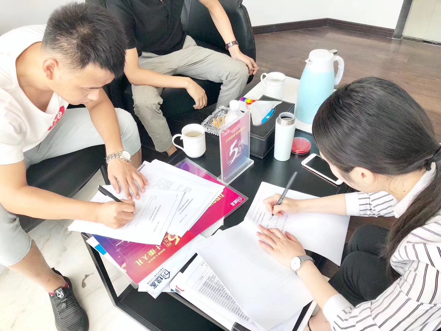 熱烈祝賀孫總、高總簽約創(chuàng)綠家西安市區(qū)級(jí)代理！