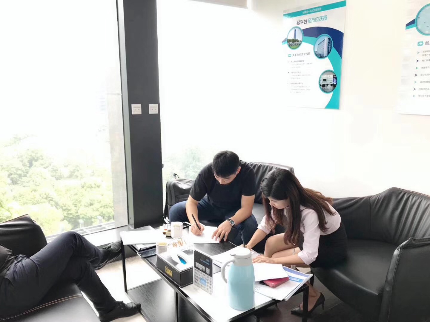 熱烈祝賀楊總、王總簽約創(chuàng)綠家長春市區(qū)級代理！