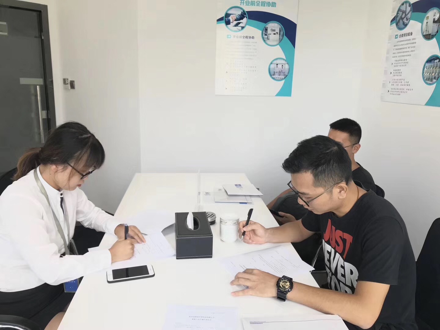 熱烈祝賀劉總簽約創(chuàng)綠家廈門市區(qū)級代理！