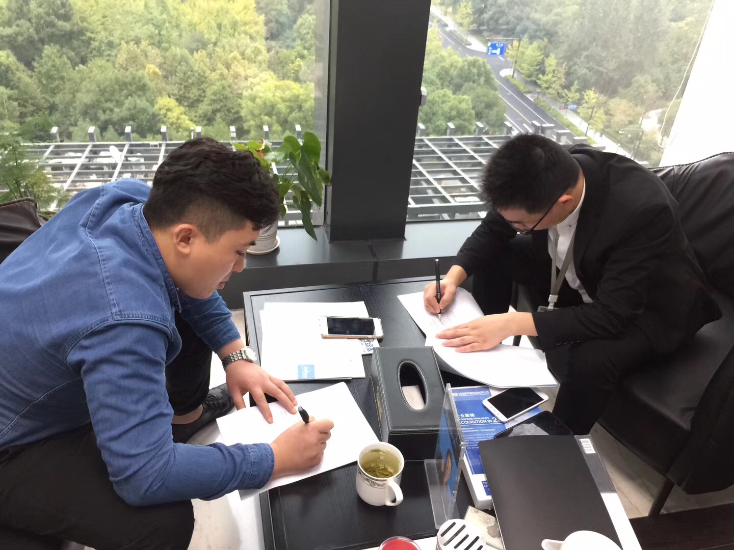 熱烈祝賀商總簽約創(chuàng)綠家烏魯木齊市區(qū)級(jí)代理！