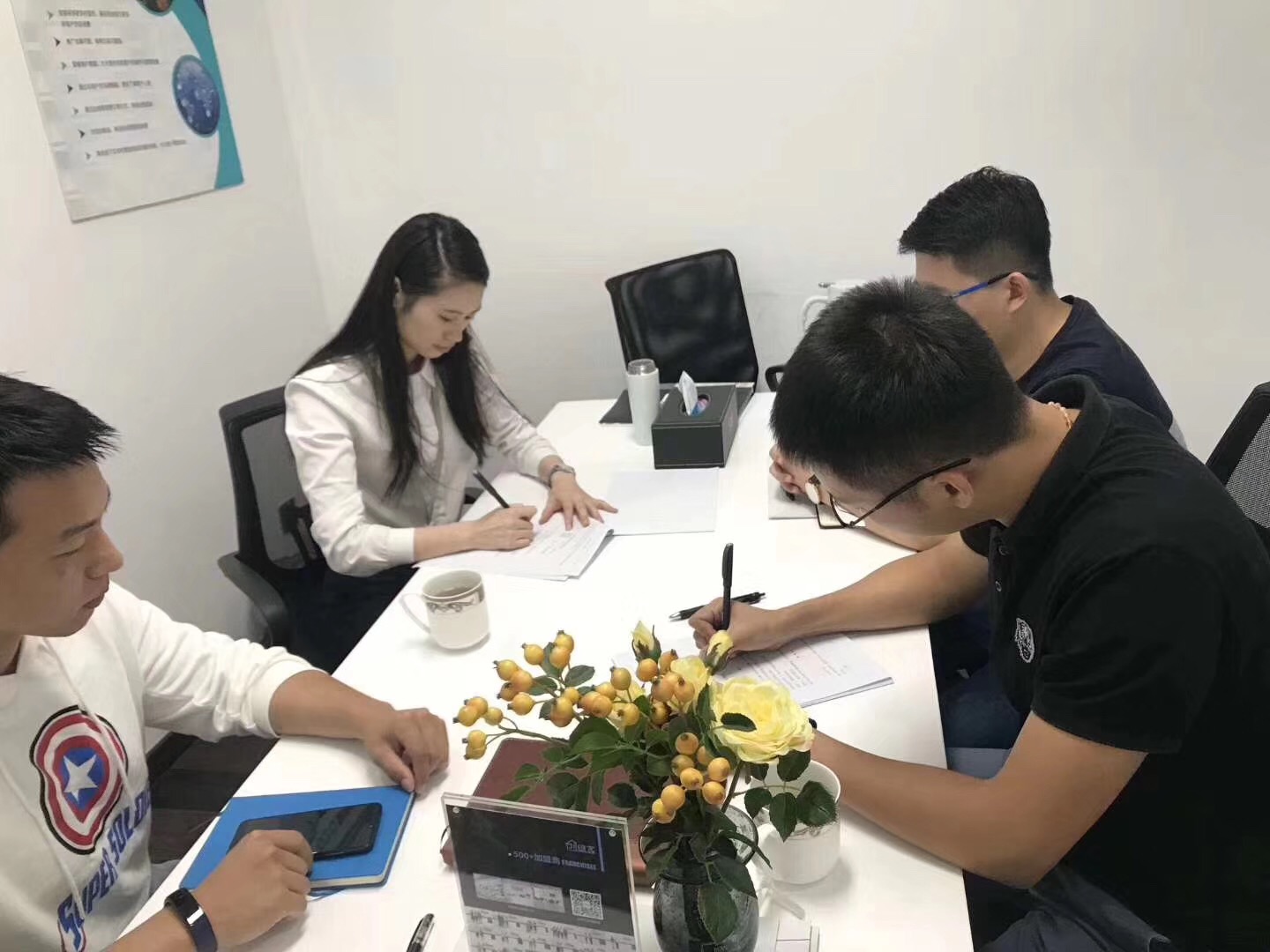 熱烈祝賀嚴總、黃總、楊總簽約創(chuàng)綠家深圳市區(qū)級代理！