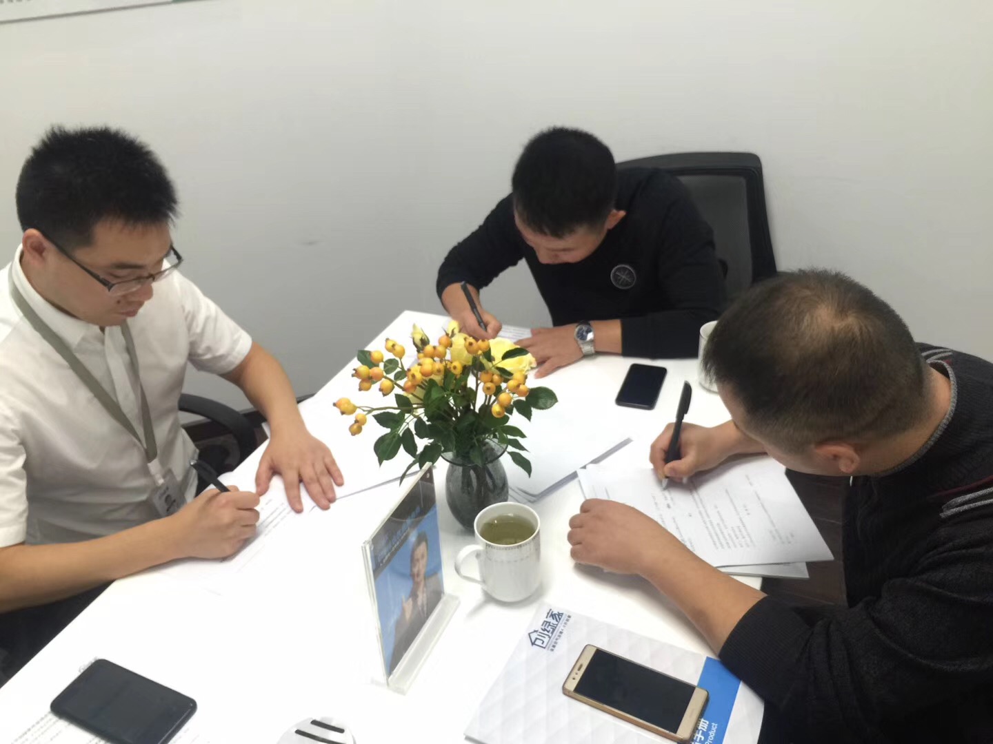 熱烈祝賀張總、程總兄弟簽約創(chuàng)綠家南京市區(qū)級(jí)代理！