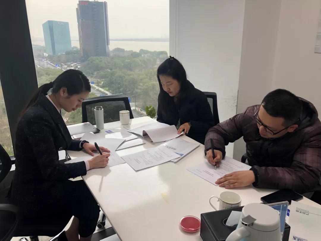 熱烈祝賀斯總夫婦簽約創(chuàng)綠家上海市區(qū)級(jí)代理！