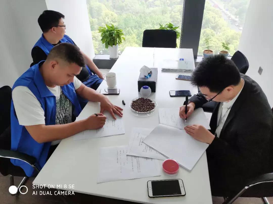 熱烈祝賀劉總、夏總簽約創(chuàng)綠家河南省安陽市縣級代理！