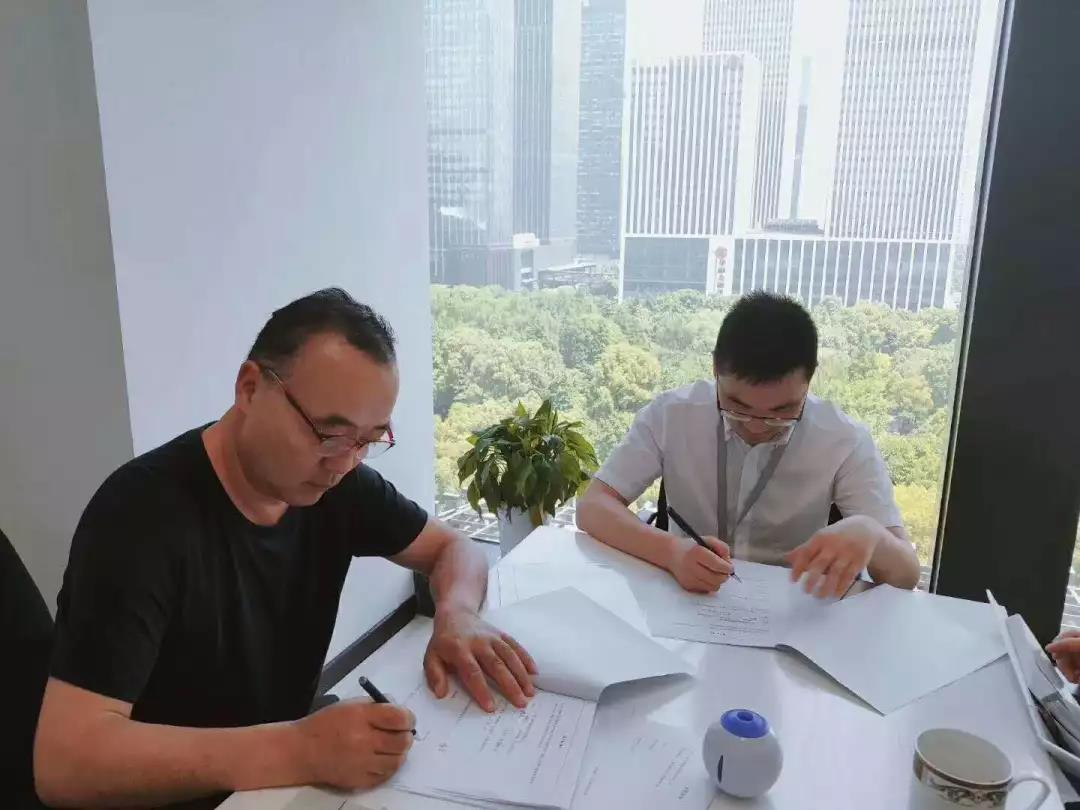 熱烈祝賀徐總簽約創(chuàng)綠家淮南市區(qū)級(jí)代理！