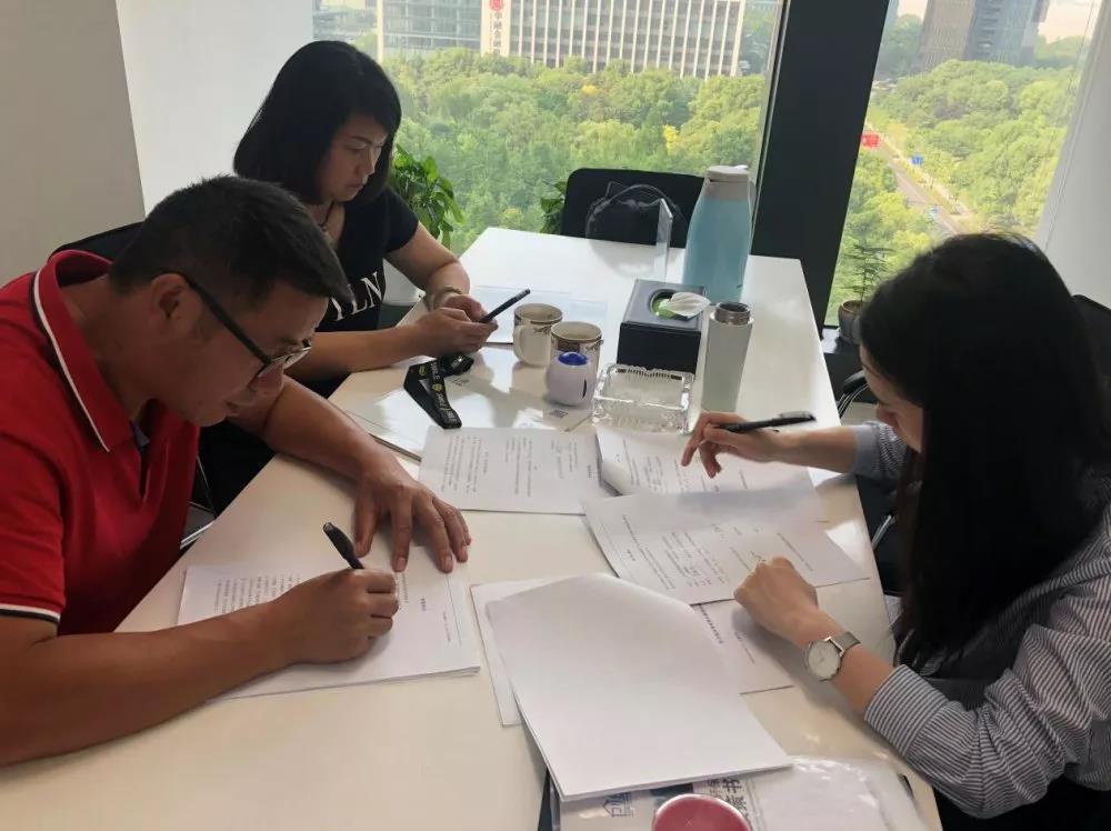 熱烈祝賀范總夫婦簽約創(chuàng)綠家湖北省荊州市區(qū)級(jí)代理！