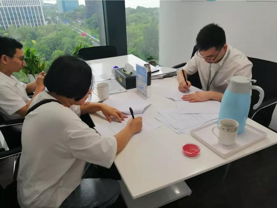 熱烈祝賀朱總、劉總簽約創(chuàng)綠家江蘇省蘇州市吳江區(qū)區(qū)級代理！