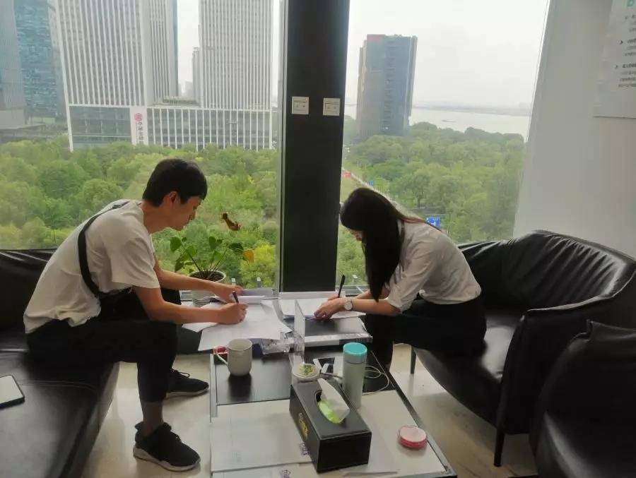 熱烈祝賀章總簽約創(chuàng)綠家湖北省武漢市區(qū)級(jí)代理！