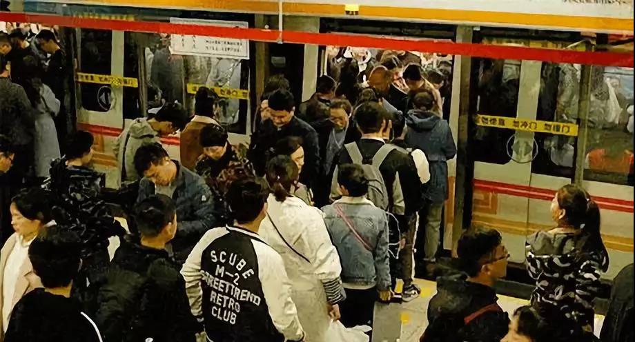 @1895.37萬游客 創(chuàng)綠家地鐵廣告看到了嗎？