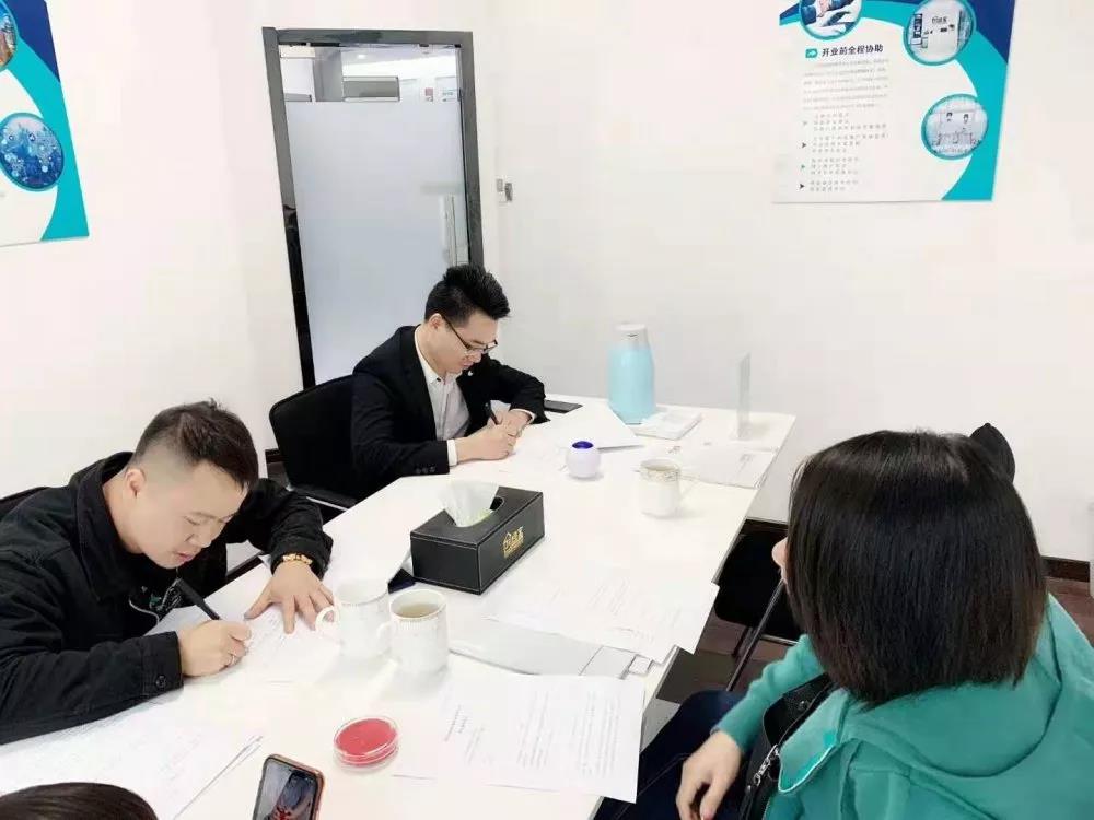 熱烈祝賀張總簽約創(chuàng)綠家貴州省六盤水市縣級代理！