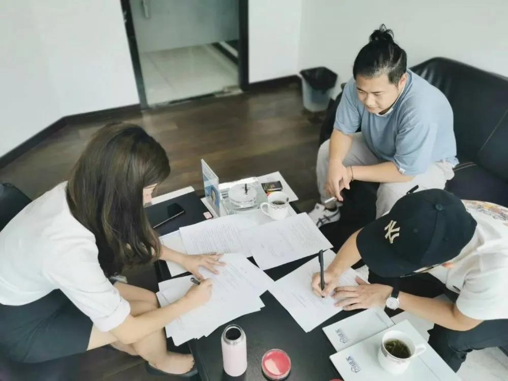 熱烈祝賀張總、段總簽約創(chuàng)綠家浙江省衢州市縣級代理！