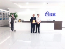 熱烈祝賀尚總、鄧總夫婦簽約創(chuàng)綠家四川省市級代理！