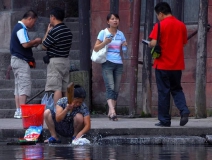 使用洗衣粉會(huì)導(dǎo)致環(huán)境污染嗎？