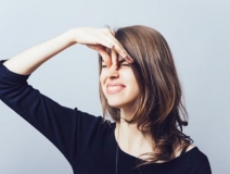 室內(nèi)空氣污染導(dǎo)致房間里老是有一股怪味怎么辦？