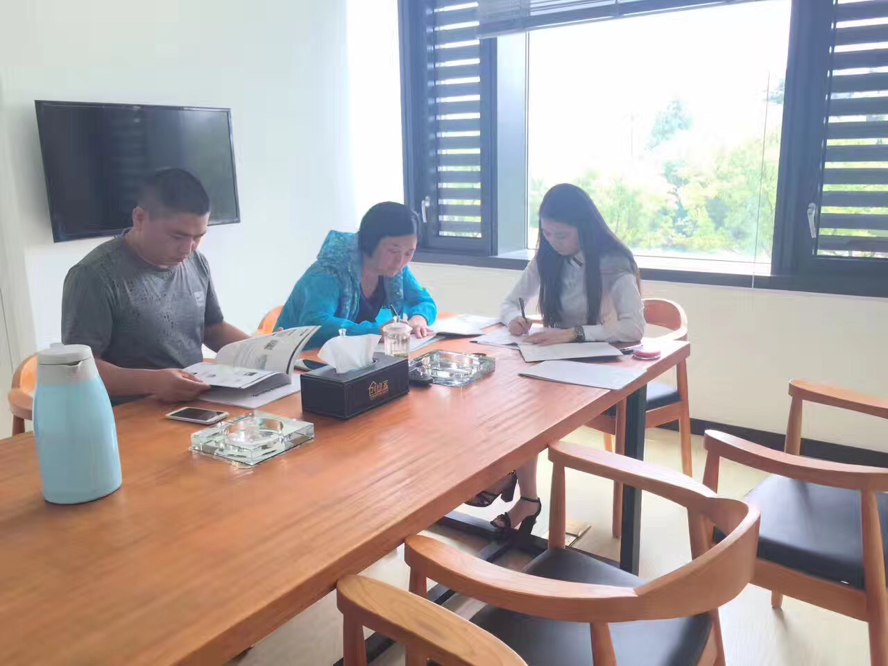 熱烈祝賀焦作朱總、鄭總夫婦簽約創(chuàng)綠家！